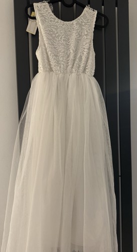 Bridesmaid flower girl white - bridesmaid,