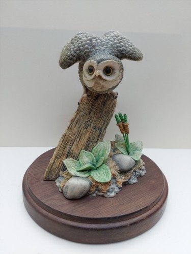 Border fine arts owl - fine, post