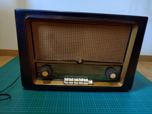Rare vintage valve radio - vintage,