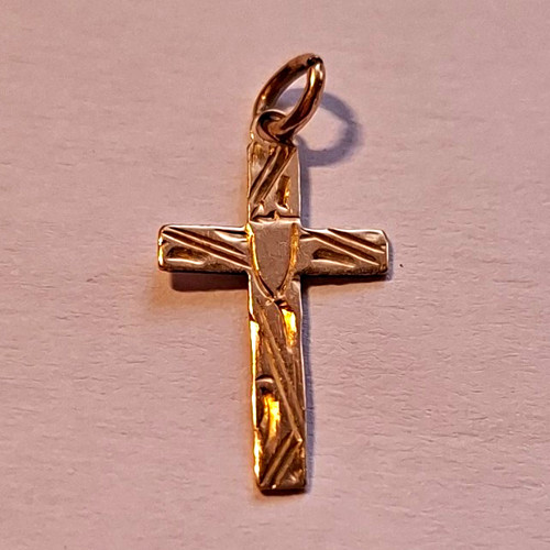 9ct yellow gold - cross, pendant