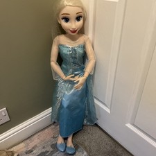 Disney Playdate Frozen Elsa Doll 32”, life size. Articulated Great Condition.