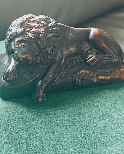 Oak swiss carved - carved, lion