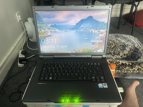 Fujitsu siemens amilo li2727 - fujitsu,