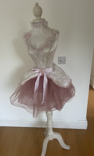 White lace torso mannequin - lace,