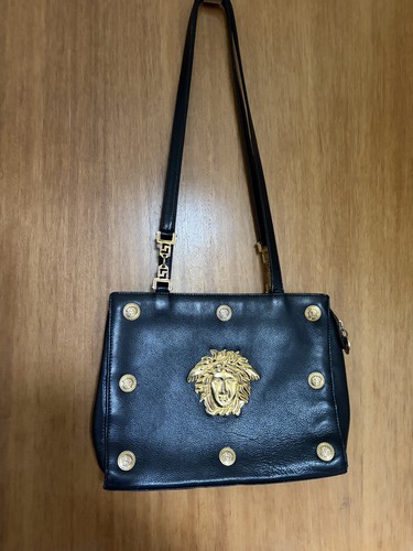 Iconic early 1990s vintage - iconic,