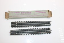 Vintage Wrenn OO Gauge Pair of