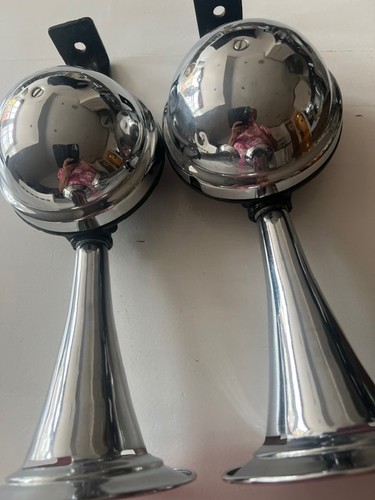 Pair lucas twin air horns - a,