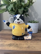 Painting Badger Vintage Novelty Tea Pot Teapot Painter Animal Yellow