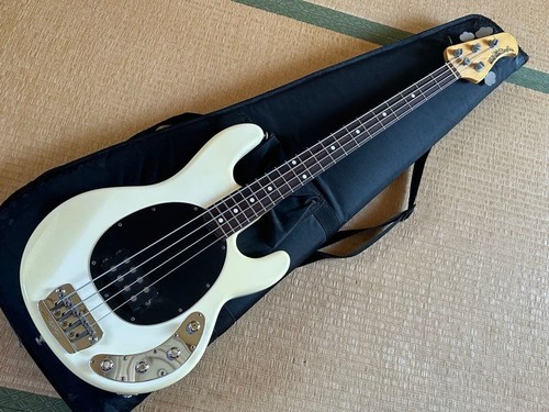 Music man stingray ex - /,