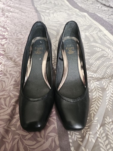 Black court shoes - black, 6