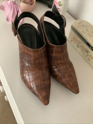 New unworn brown - unworn, effect