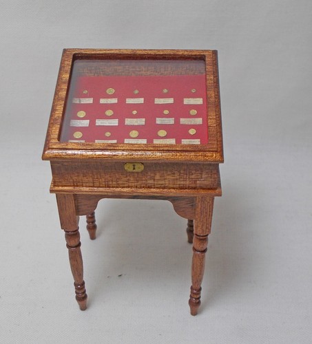 Dolls house miniatures