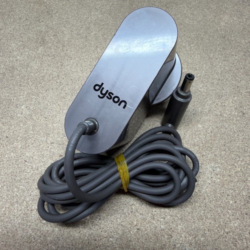 Genuine dyson and v8 - genuine,