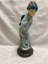 Lladro Japanese Geisha Girl