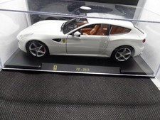 Ferrari FF 2011 - 1:24 Bburago