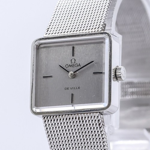Vintage 1973 near mint - **near, mint**