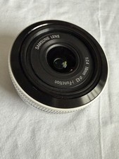 Samsung NX 16mm f/2.4 Pancake