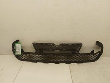 2018 LAND ROVER RANGE ROVER EVOQUE 5 Door Estate Front Lower Centre Black Grille