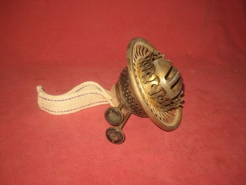 Oil lamp twin wick burner