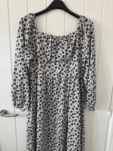 Black white floral - black, square