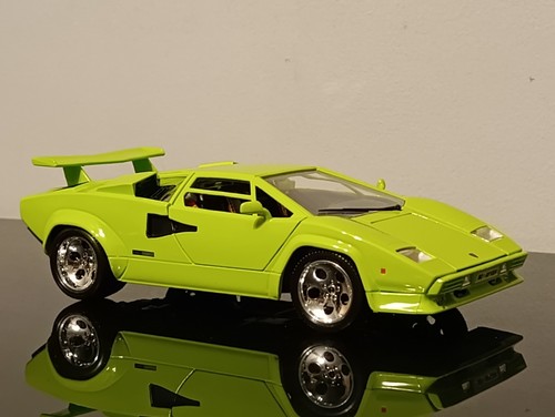 Scale 1988 lamborghini - 1/18,