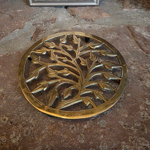Vintage brass tree life - of,