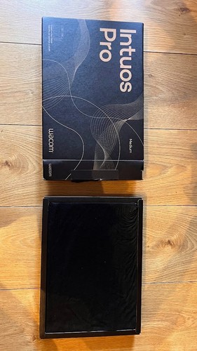 Wacom intuos pro medium 2025 - wacom,