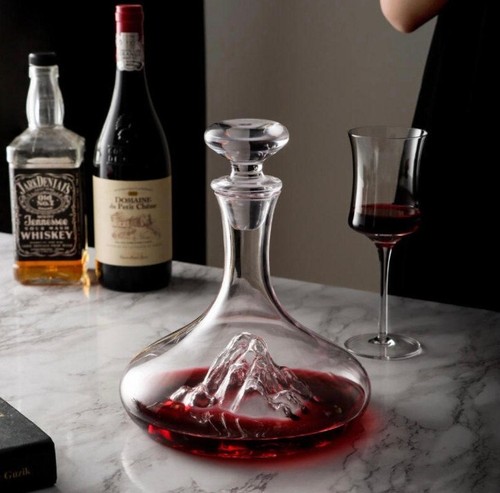 Red wine decanter - red,