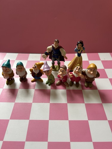 Snow white seven dwarfs - snow,