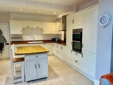 17 - piece unit Cream Kitchen