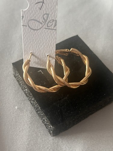Gold tone twisted - tone, hoop