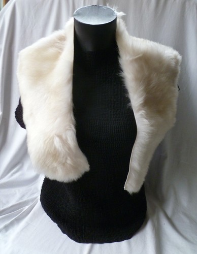 Ivory white soft - white, collar