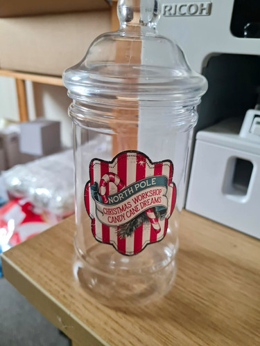 Clear plastic fillable sweet