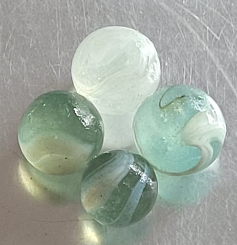 Vintage white mint swirl - x,