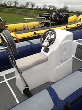 Small jockey console boat - small,