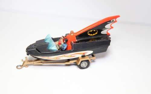 Corgi 107 batmans batboat - 107,