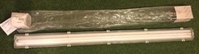 THORN 5Ft 5' WEATHERPROOF OUTDOORS FLUORESCENT TUBE LIGHTING 240v WITH LAMP NEW