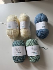Hobbii Yarn Bundle - 5 Skeins-