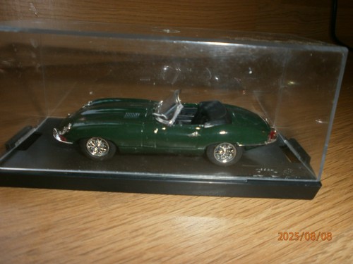 Box jaguar type roadster - box,