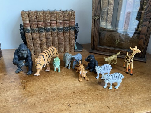 Vintage style animal - vintage‑style,