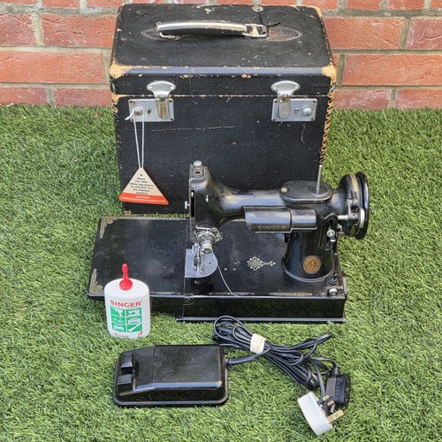 1941 vintage singer - ​1941,