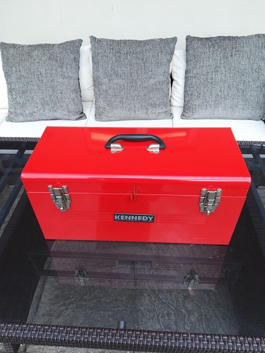 Heavy duty steel toolbox - steel,