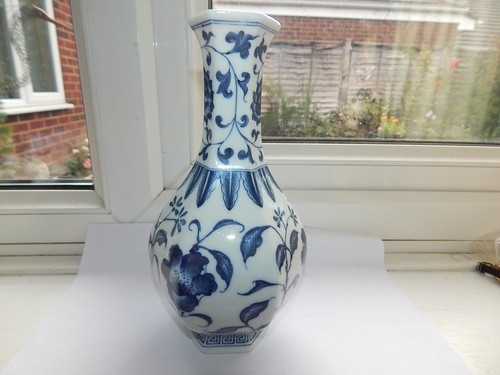 Chinese blue white h painted - chinese,