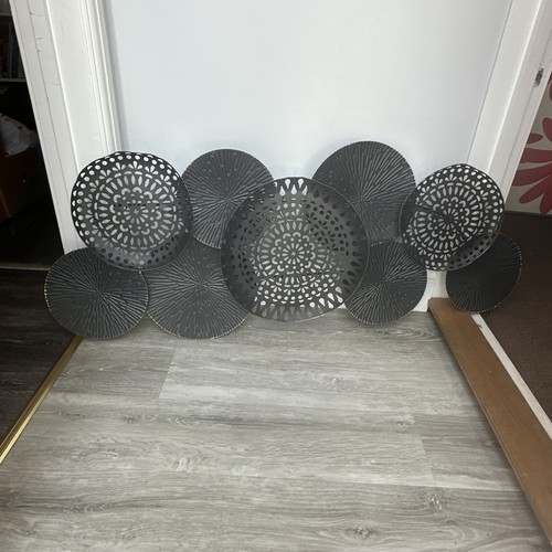 Large black gold metal circle - black,