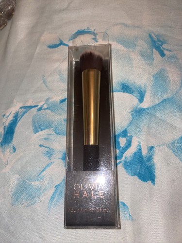 Olivia hale foundation - foundation, brush