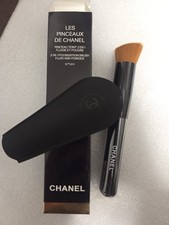 CHANEL  FOUNDATION BRUSH FLUID