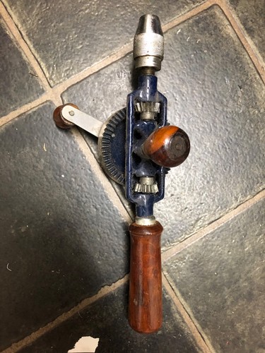 Hand drill