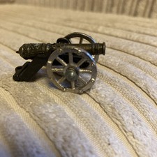 MINIATURE REPLICA MEDIEVAL