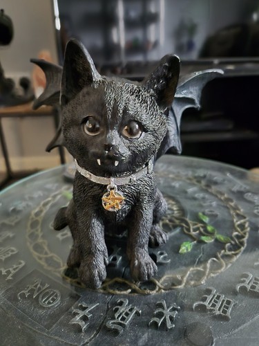 Gothic style black vampire - gothic,