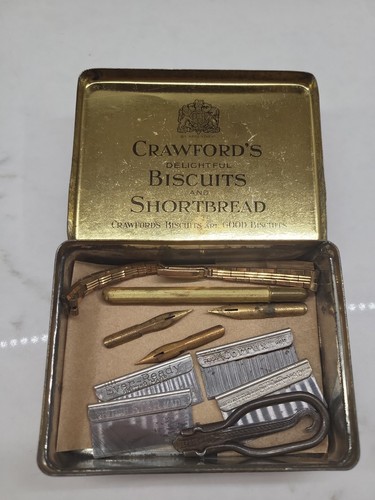 Vintage crawford biscuit - biscuit, tin
